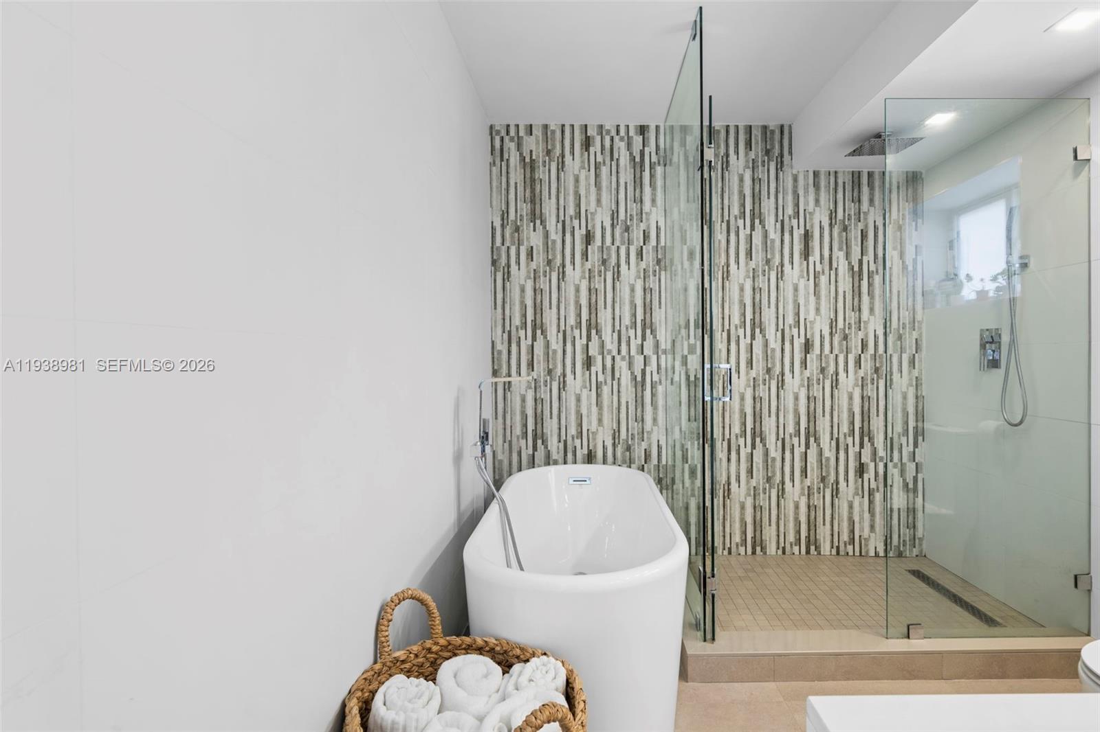 Photo of 918 26th Ave  (918), Hallandale Beach, Florida, 33009 - 