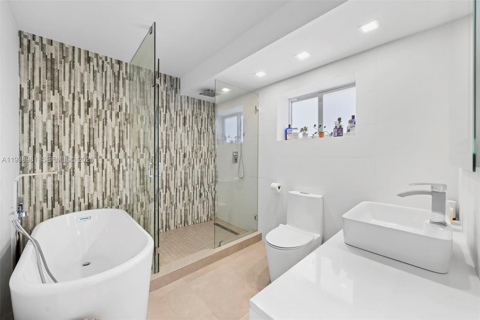 Photo of 918 26th Ave  (918), Hallandale Beach, Florida, 33009 - 