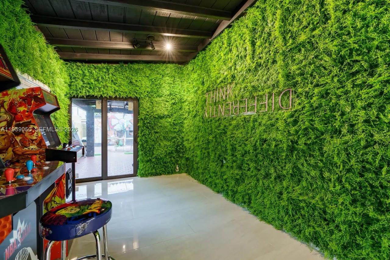 See details / 4461 sq. ft. $ 2026-01-05 0 Photo