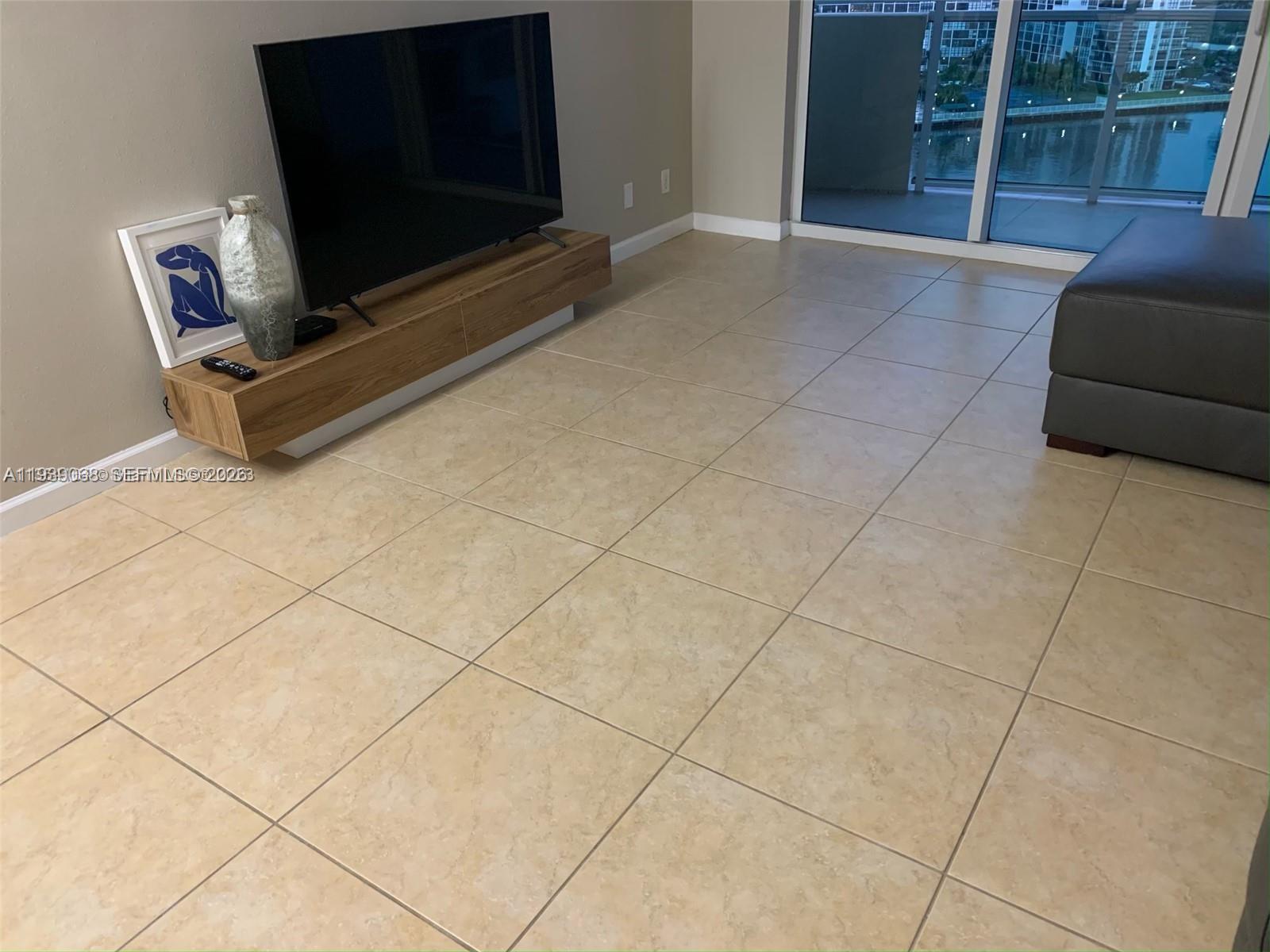 Photo of 3001 Ocean Dr  #1531, Hollywood, Florida, 33019 - 