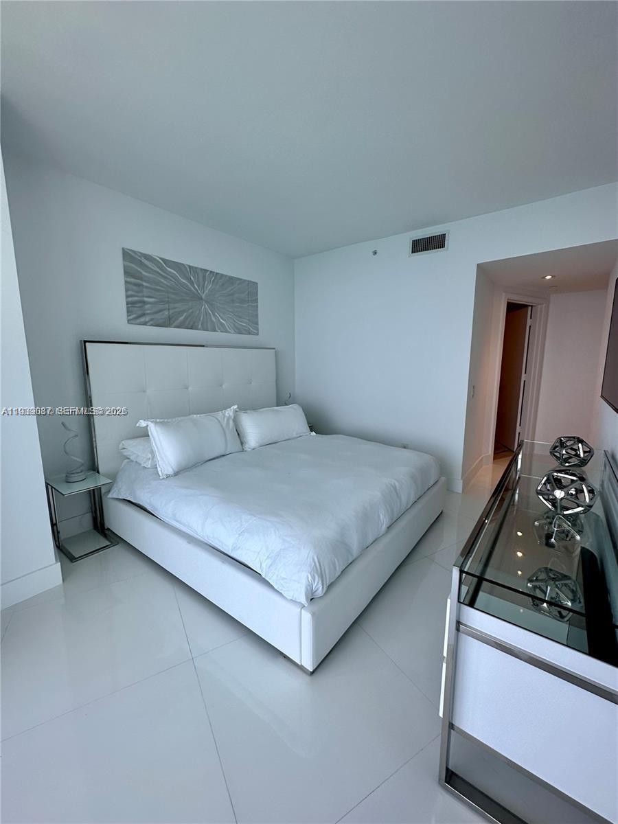 2902 2 / 2 1145 кв.футов $ 2026-01-05 0 Фото