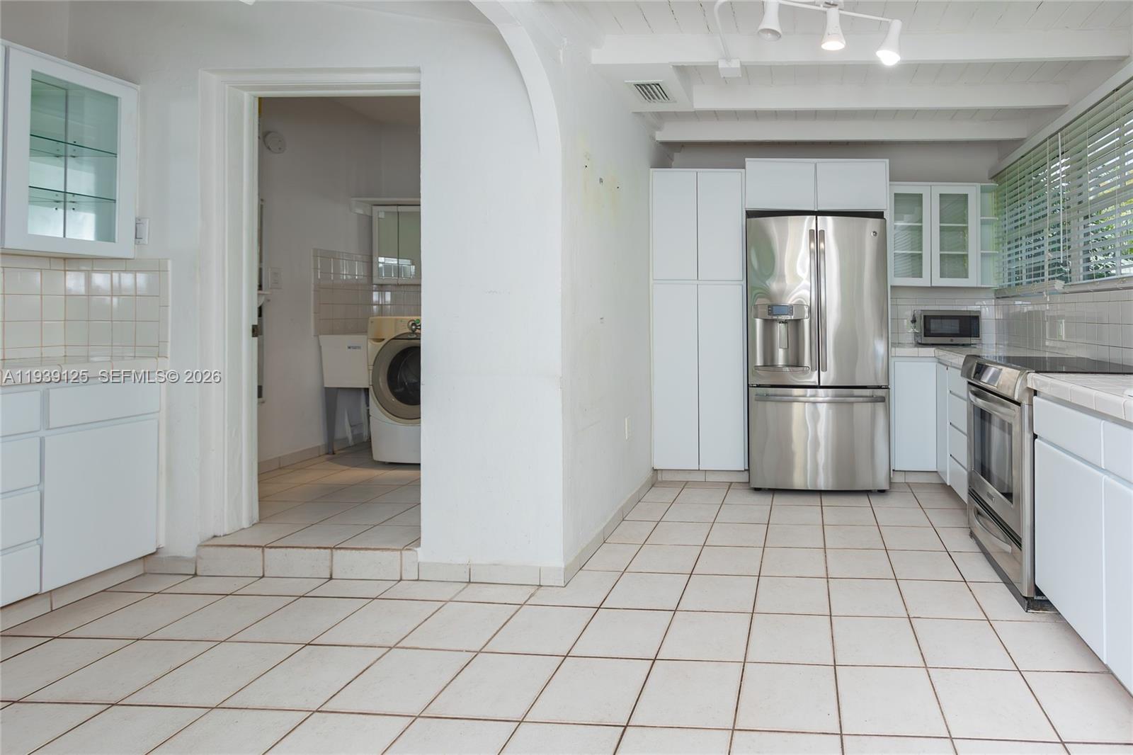 6765 3 / 1 1066 sq. ft. $ 2026-01-08 0 Photo