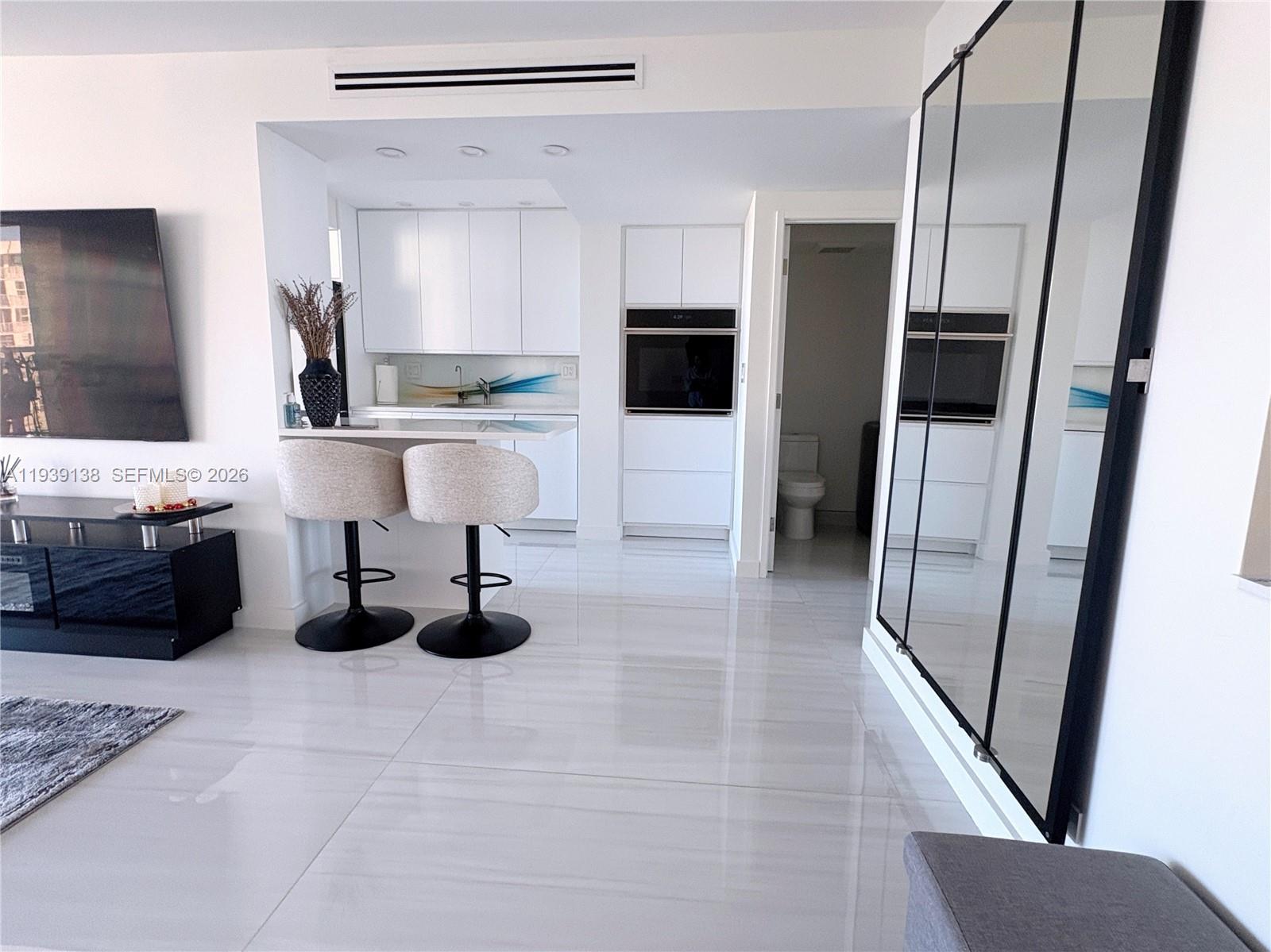 See details 2205 1 / 2 938 sq. ft. $ 2026-01-05 0 Photo