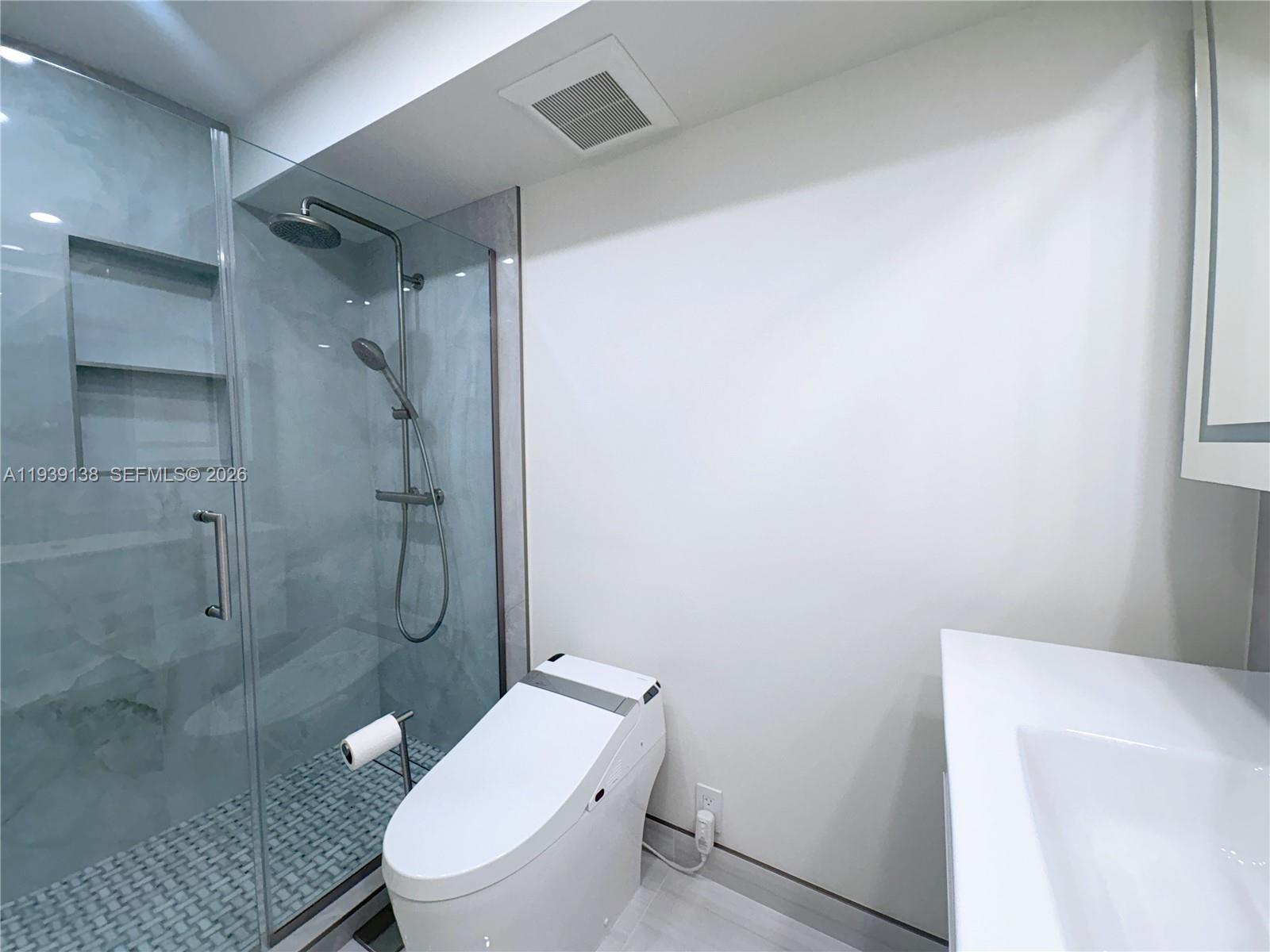 See details 2205 1 / 2 938 sq. ft. $ 2026-01-05 0 Photo