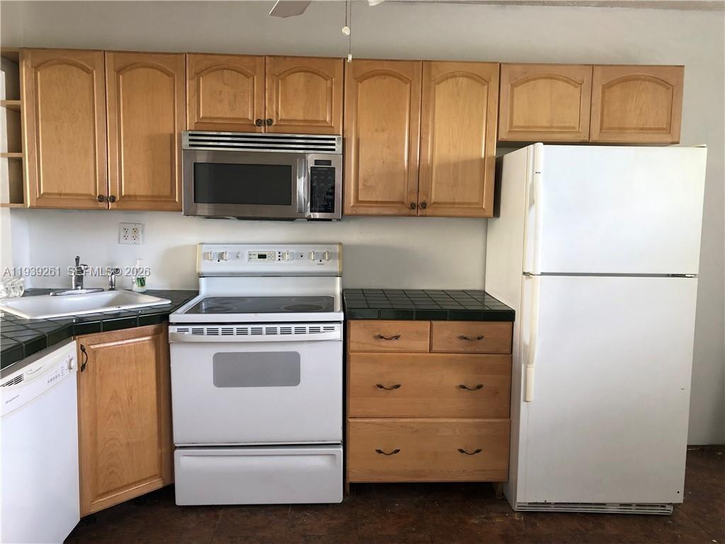 See details 403-1 2 / 2 1317 sq. ft. $ 2026-01-05 0 Photo