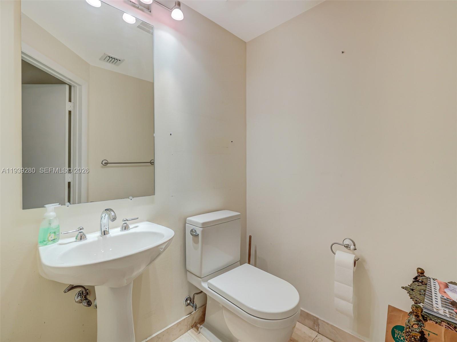 Photo of 3330 190th St  #216, Aventura, Florida, 33180 - 