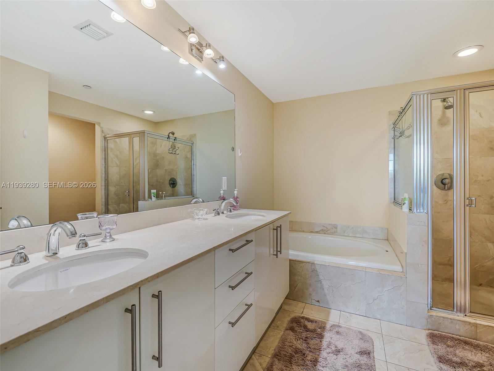 Photo of 3330 190th St  #216, Aventura, Florida, 33180 - 