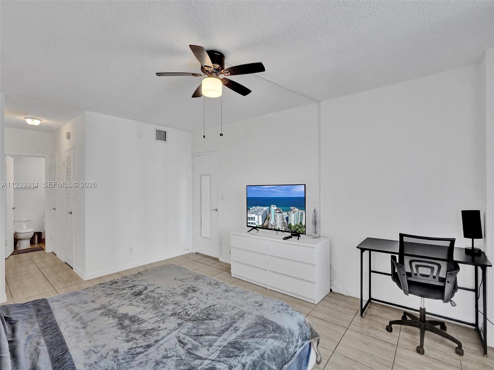 Photo of 3725 Ocean Dr  #520, Hollywood, Florida, 33019 - 