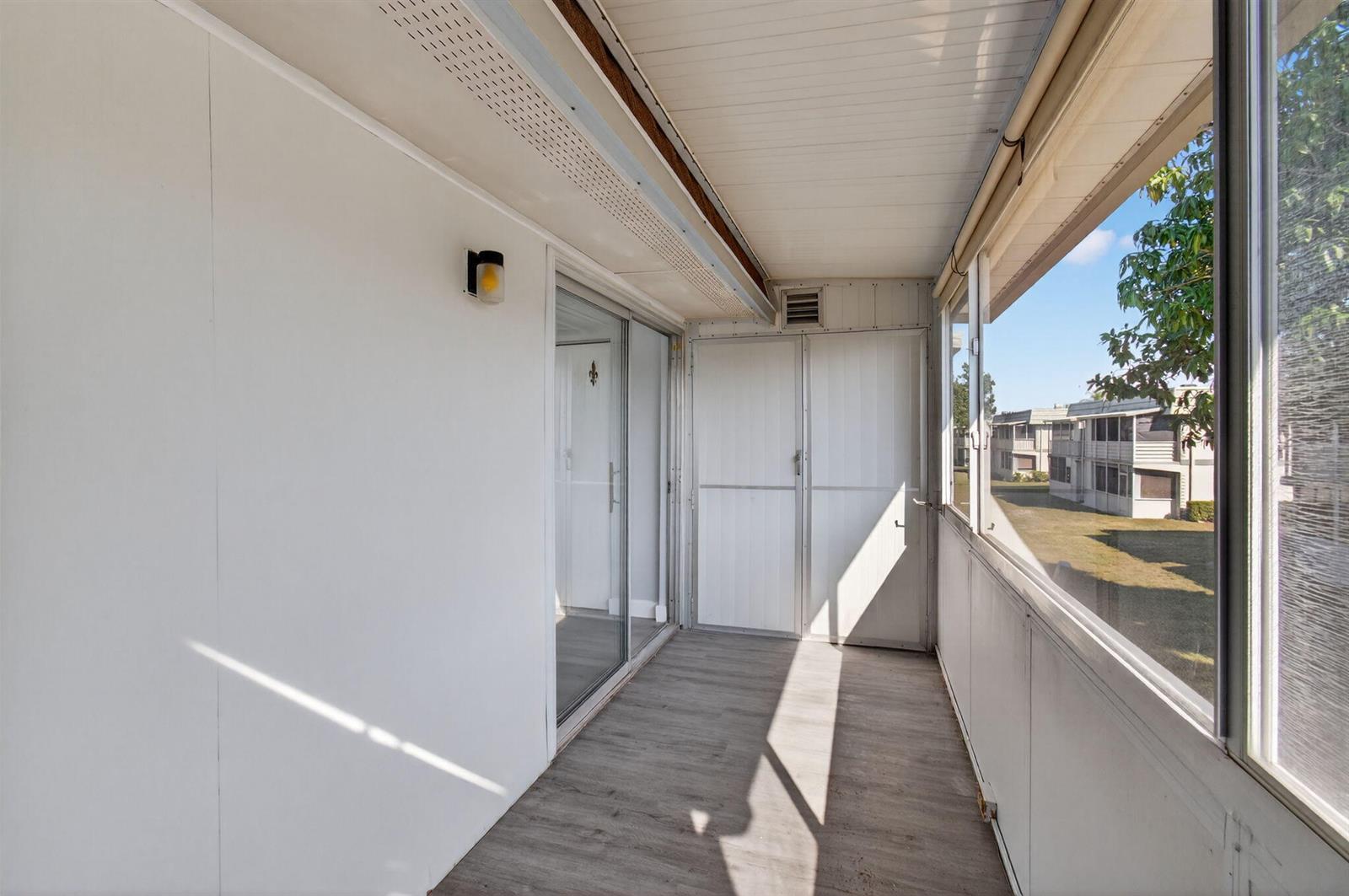  1 /  720 sq. ft. $ 2026-06-09 0 foto