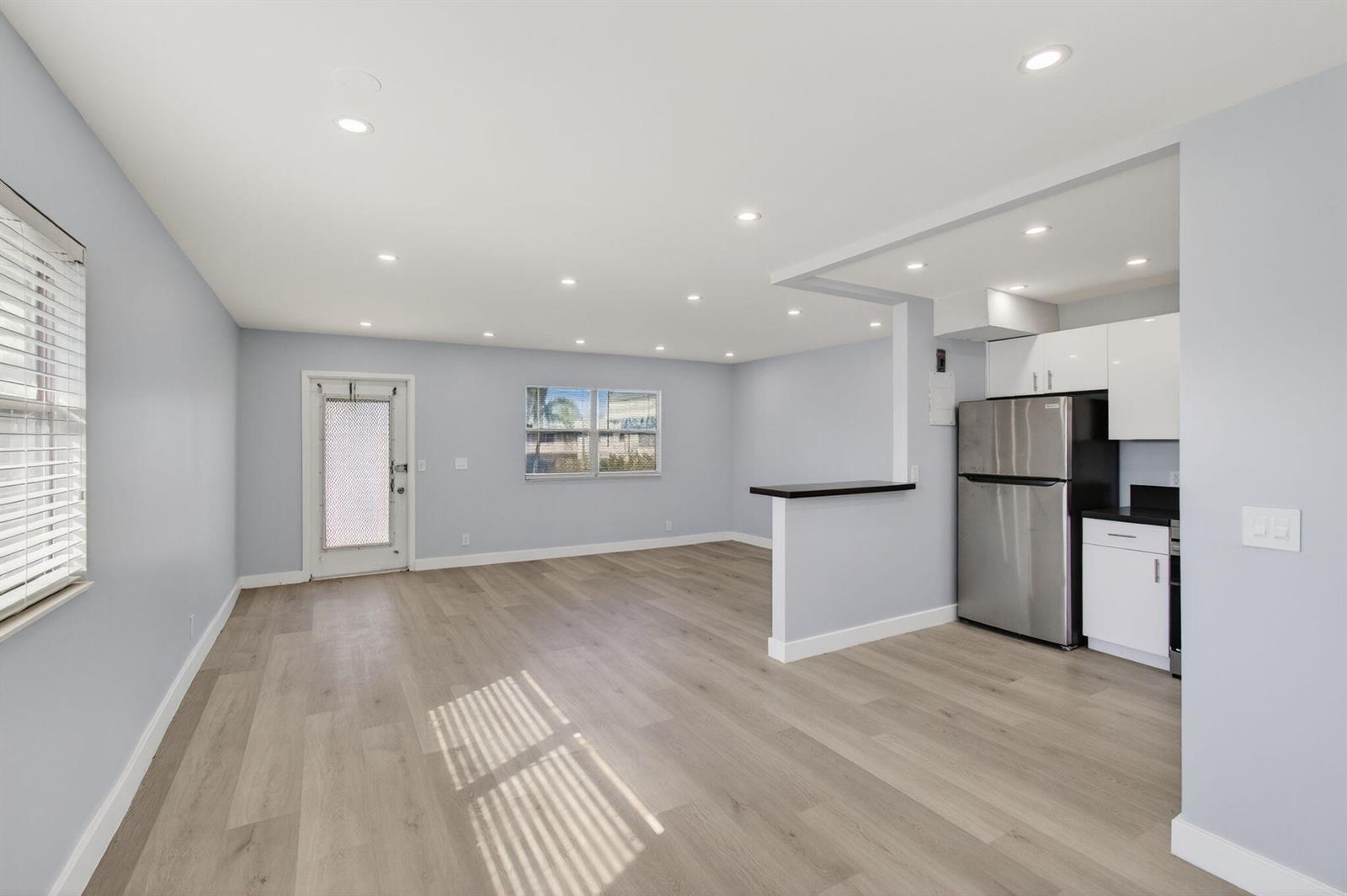  1 /  720 sq. ft. $ 2026-06-09 0 foto