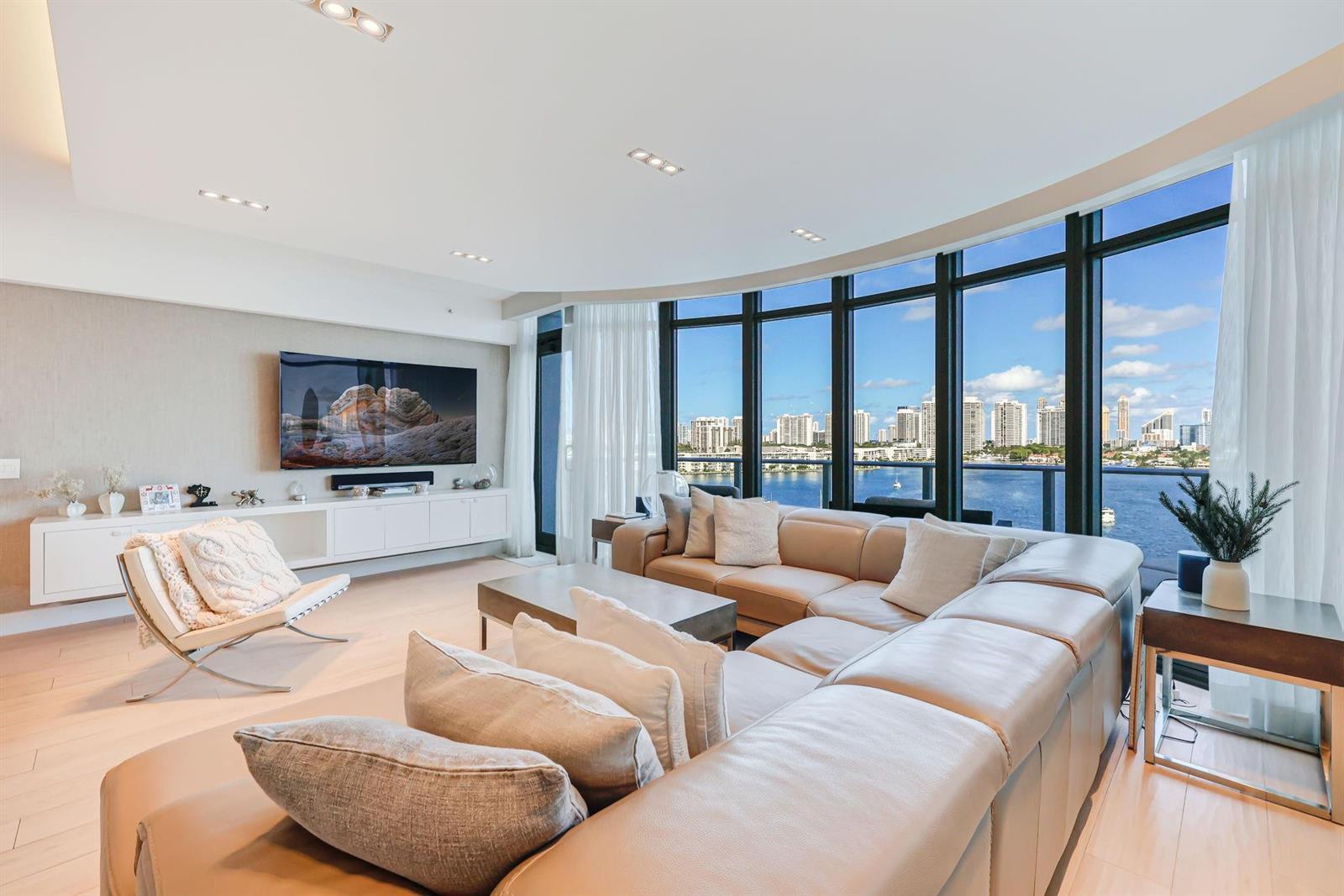 Photo of 17301 Biscayne  #1011, North Miami Beach, Florida, 33160 - Photo 1