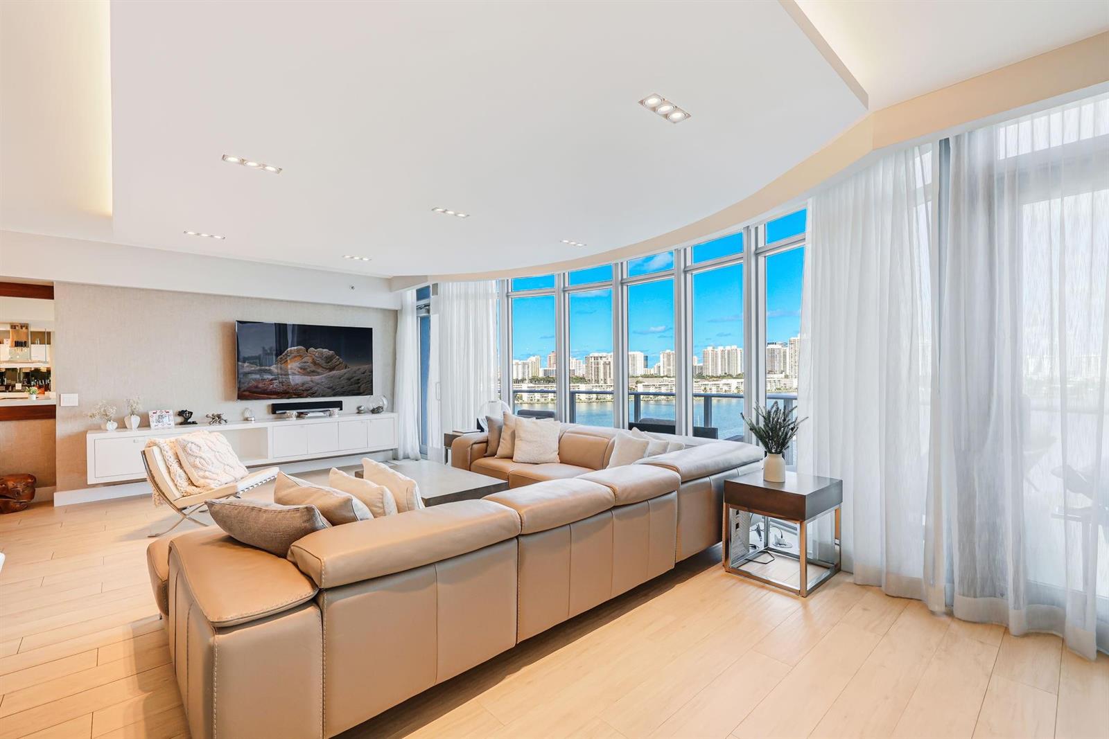 Photo of 17301 Biscayne  #1011, North Miami Beach, Florida, 33160 - Photo 6