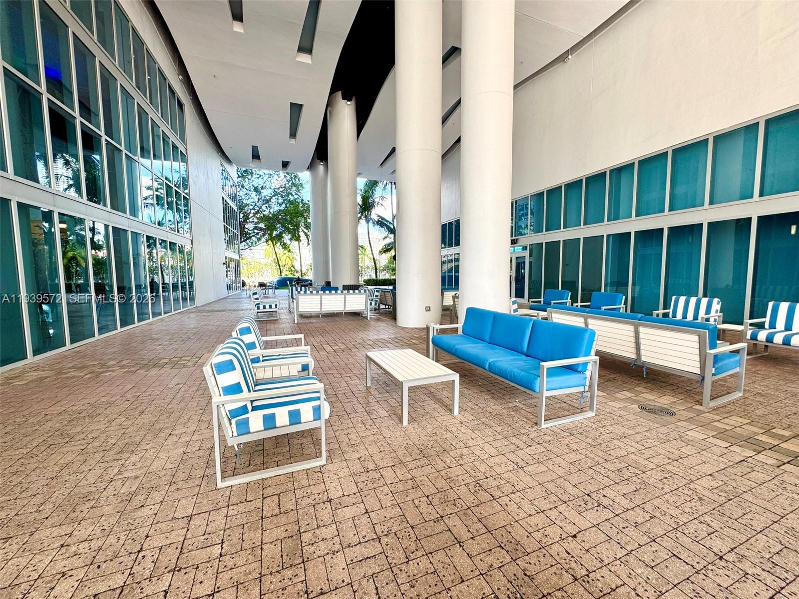 1605/1606  /   кв.футов $ 2026-01-06 0 Фото