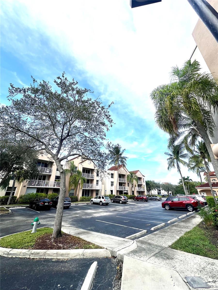 Photo of 2711 Ocean Club Blvd  #207, Hollywood, Florida, 33019 - 