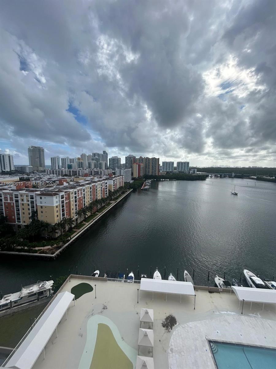 Ver detalles 1702 2 / 2 1275 sq. ft. $ 2026-01-06 0 foto