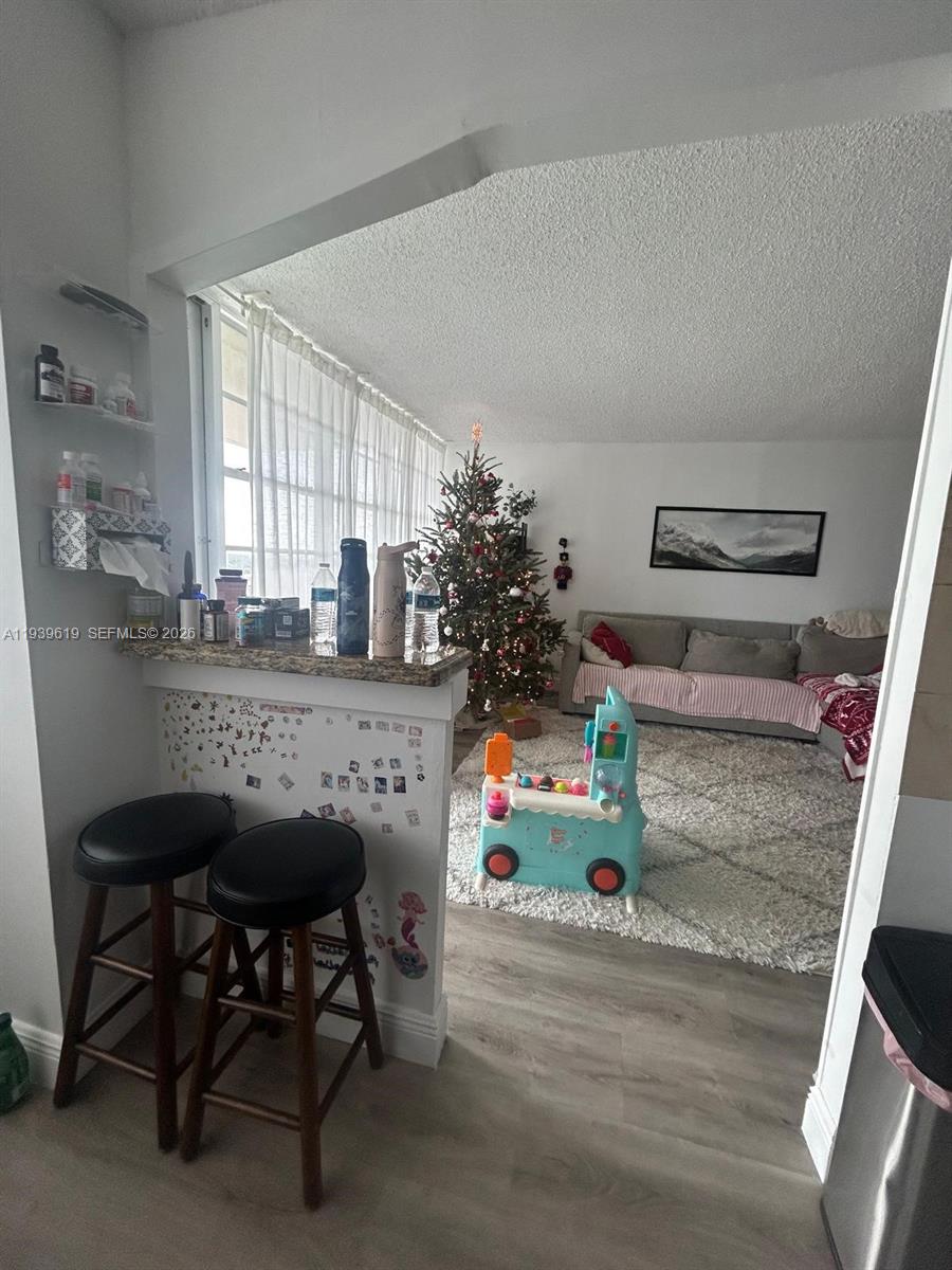 Ver detalles 1702 2 / 2 1275 sq. ft. $ 2026-01-06 0 foto