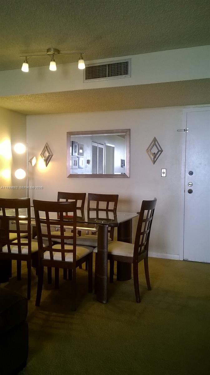 See details 2007 2 / 2 1008 sq. ft. $ 2026-01-06 0 Photo