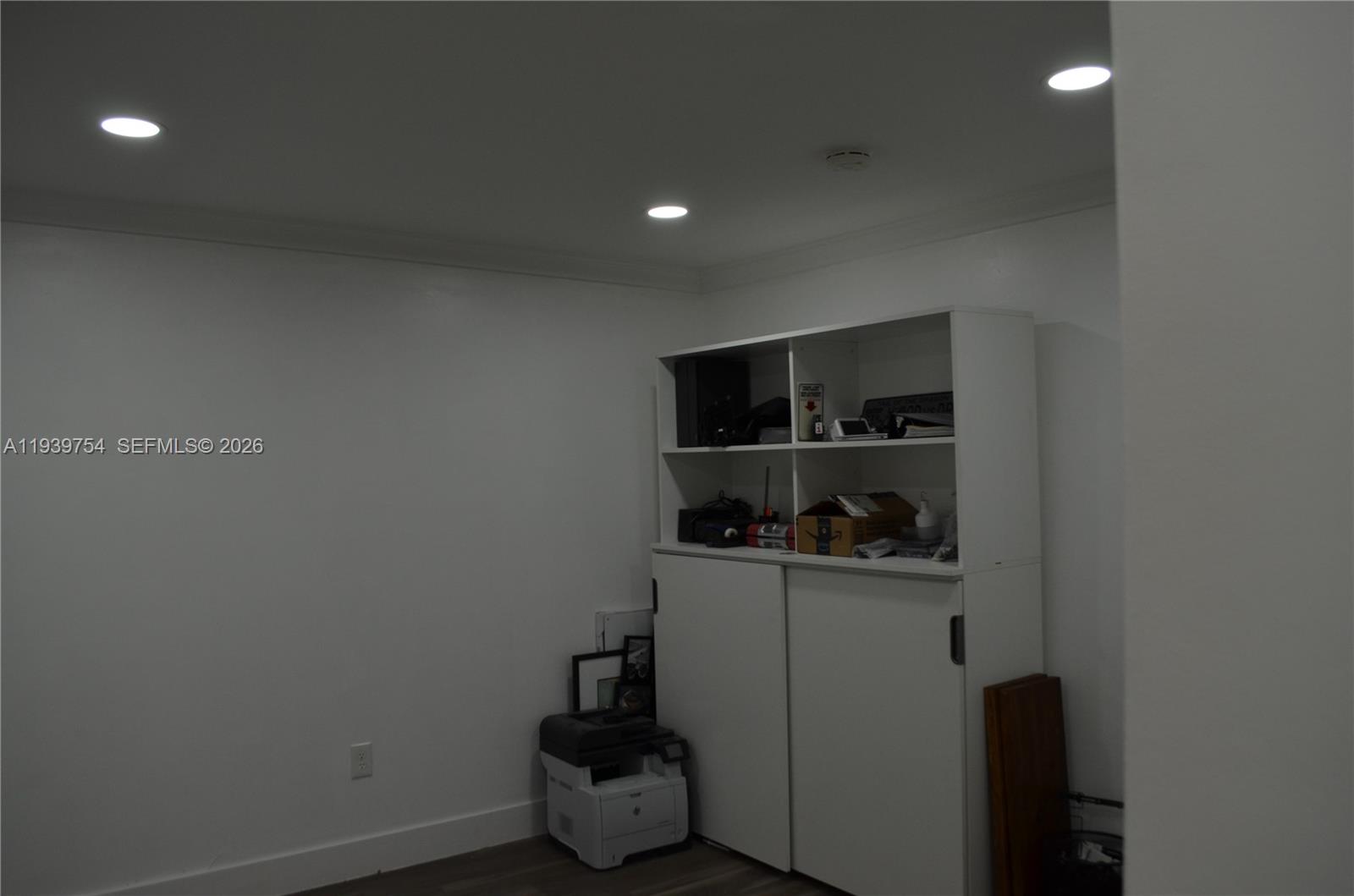 20  /   sq. ft. $ 2026-01-06 0 Photo