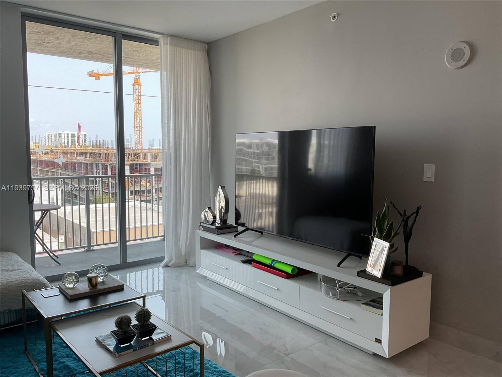 Photo of 140 Dixie Hwy  #527, Hollywood, Florida, 33020 - 