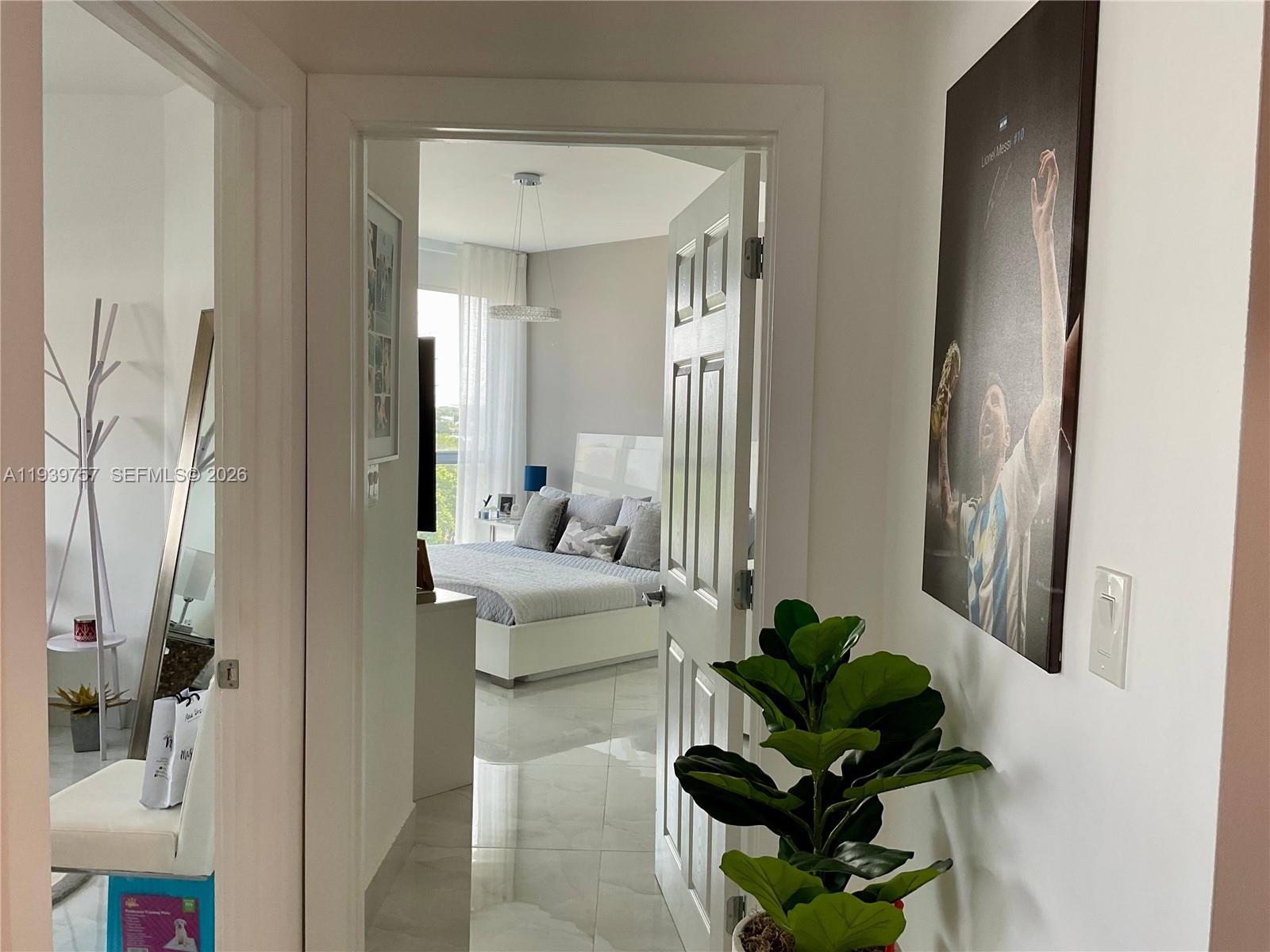 Photo of 140 Dixie Hwy  #527, Hollywood, Florida, 33020 - 