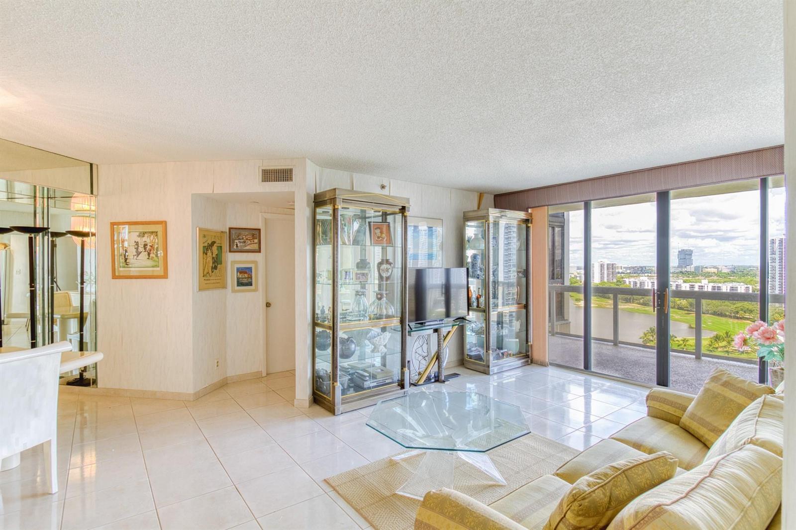 Photo of 20185 Country Club  #1709, Aventura, Florida, 33180 - Photo 10