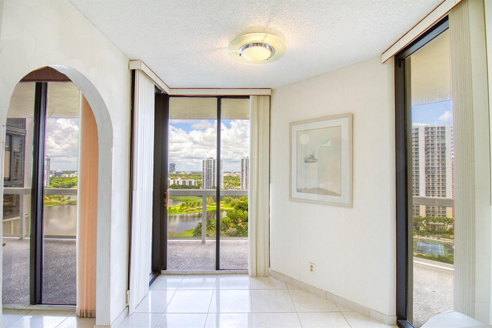 Photo of 20185 Country Club  #1709, Aventura, Florida, 33180 - Photo 15
