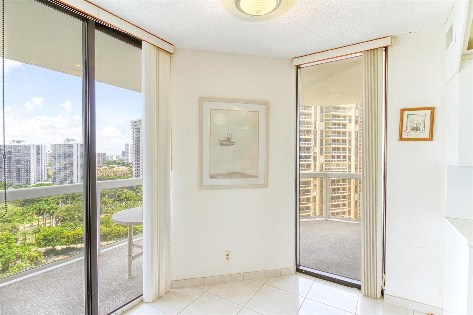 Photo of 20185 Country Club  #1709, Aventura, Florida, 33180 - Photo 16