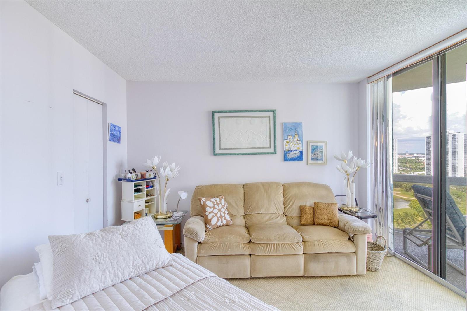 Photo of 20185 Country Club  #1709, Aventura, Florida, 33180 - Photo 23