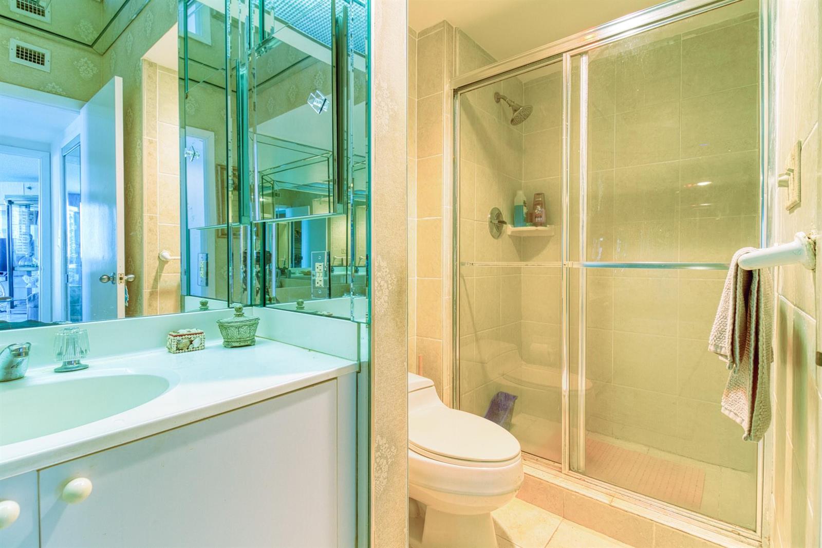 Photo of 20185 Country Club  #1709, Aventura, Florida, 33180 - Photo 27