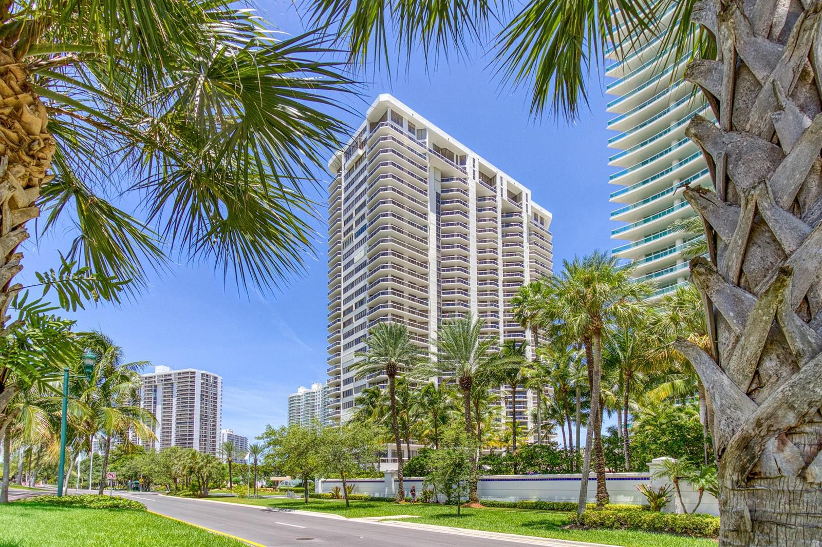 Photo of 20185 Country Club  #1709, Aventura, Florida, 33180 - Photo 30