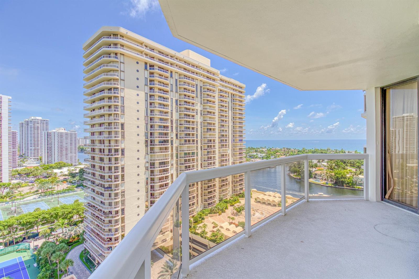 Photo of 20185 Country Club  #1709, Aventura, Florida, 33180 - Photo 37