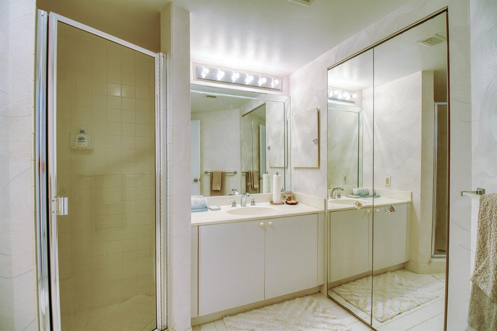 Photo of 20185 Country Club  #1709, Aventura, Florida, 33180 - Photo 39