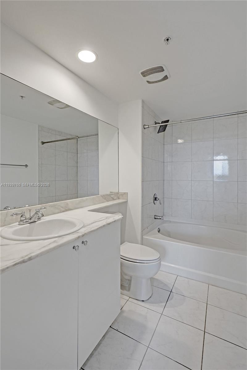 Photo of 2775 187th St  #202, Aventura, Florida, 33180 - 