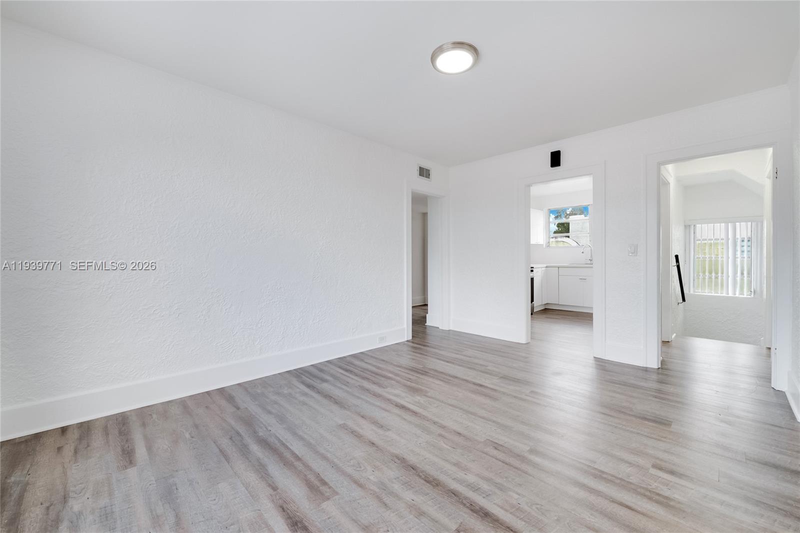 Подробнее / 3849 кв.футов $ 2026-01-06 0 Фото