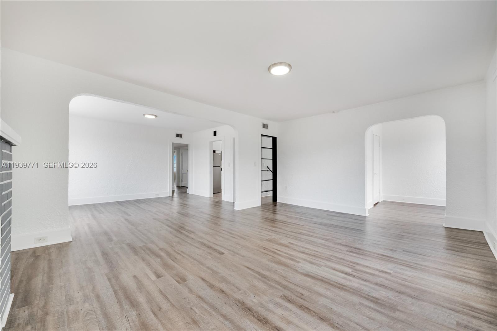 Подробнее / 3849 кв.футов $ 2026-01-06 0 Фото