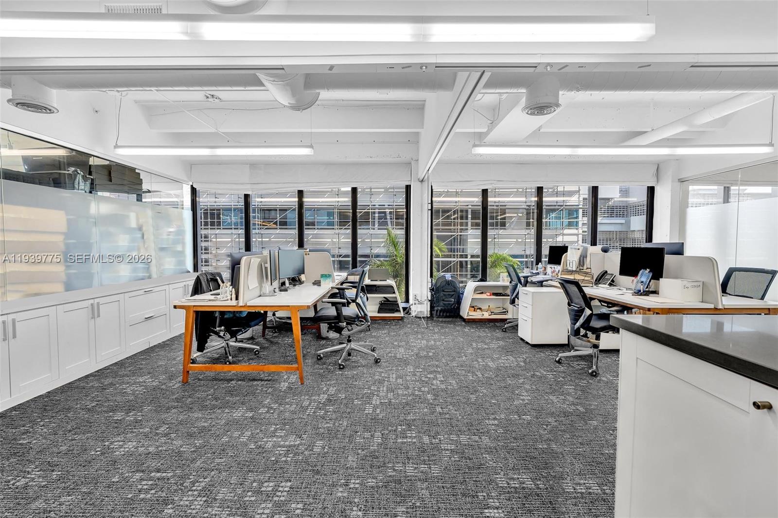   /   sq. ft. $ 2026-01-06 0 foto