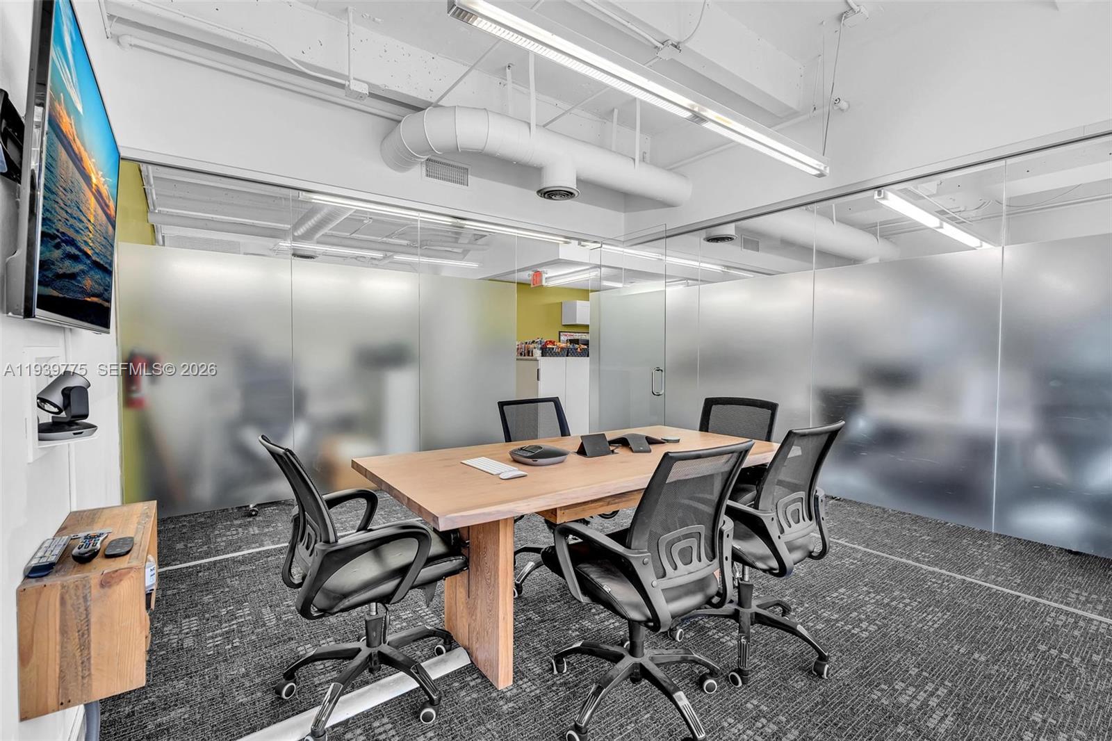   /   sq. ft. $ 2026-01-06 0 foto