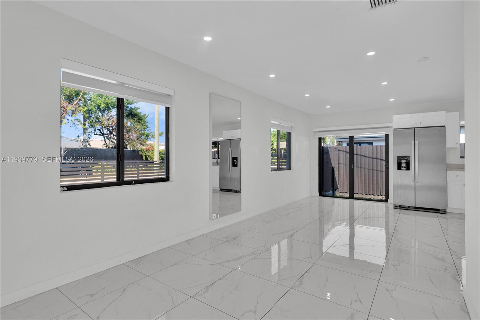 Подробнее / 1998 кв.футов $ 2026-01-06 0 Фото