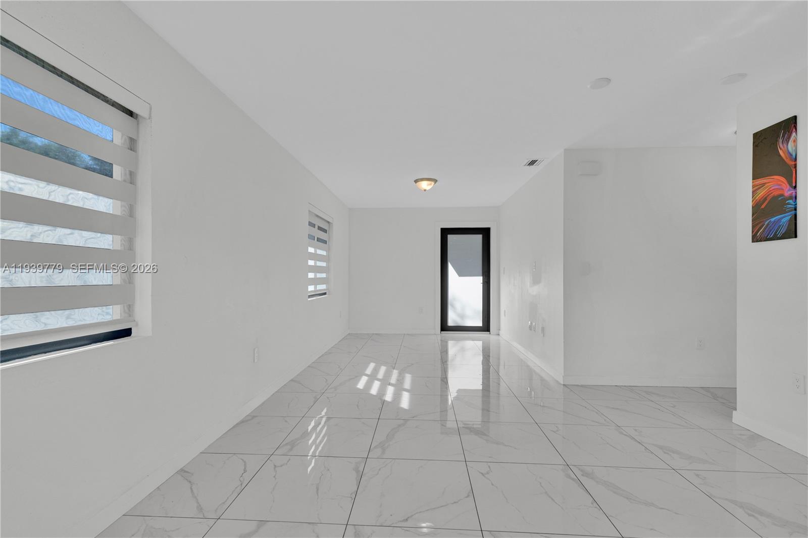 Подробнее / 1998 кв.футов $ 2026-01-06 0 Фото