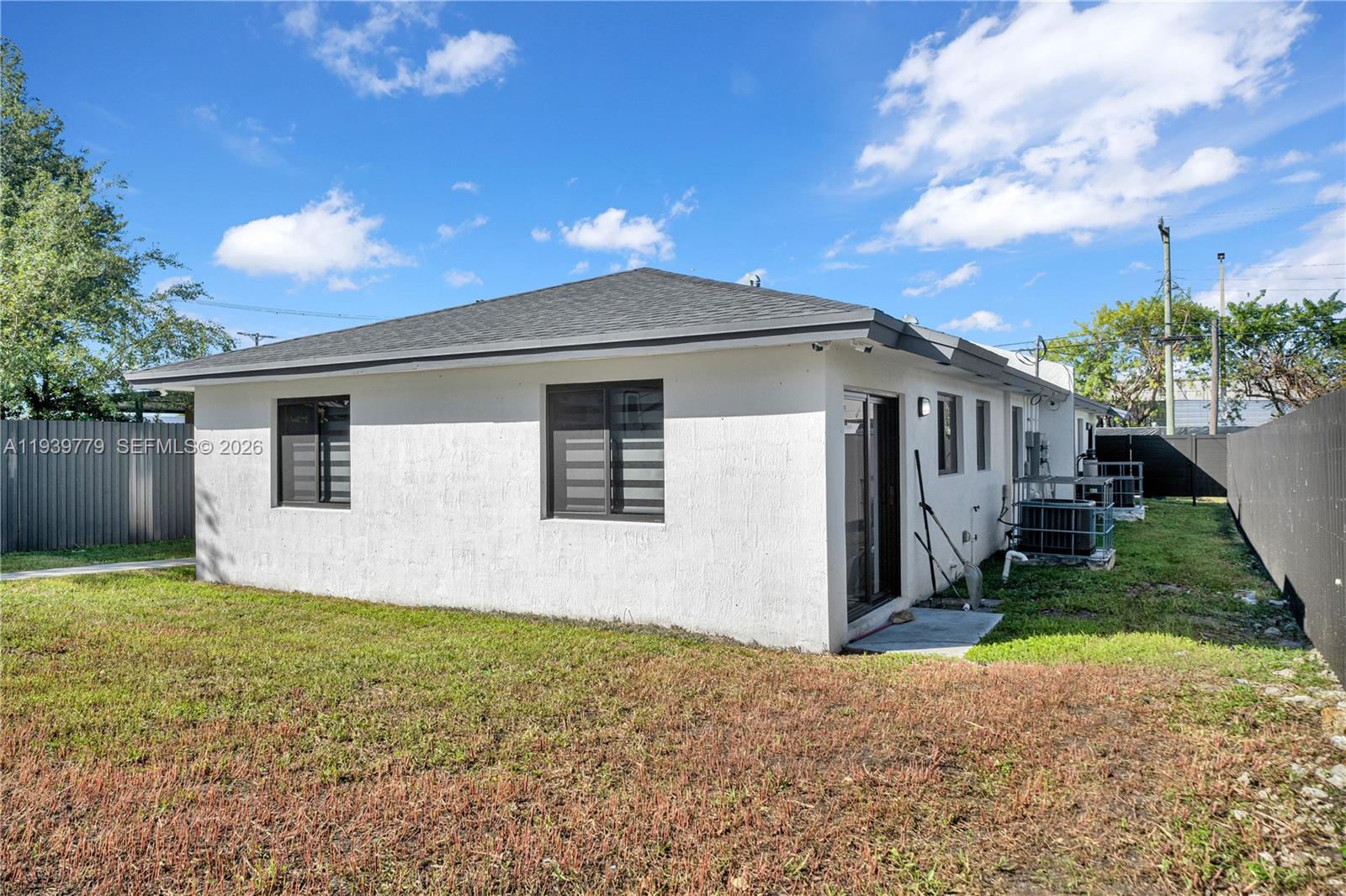 Подробнее / 1998 кв.футов $ 2026-01-06 0 Фото