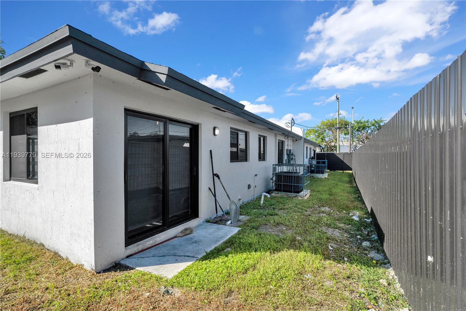 Подробнее / 1998 кв.футов $ 2026-01-06 0 Фото