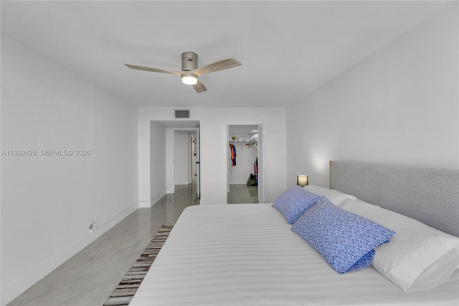 Photo of 2201 Ocean Dr  #2806, Hollywood, Florida, 33019 - 