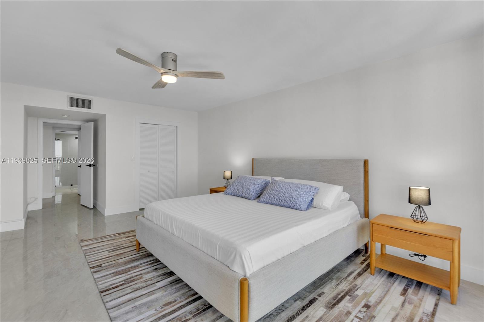 Photo of 2201 Ocean Dr  #2806, Hollywood, Florida, 33019 - 