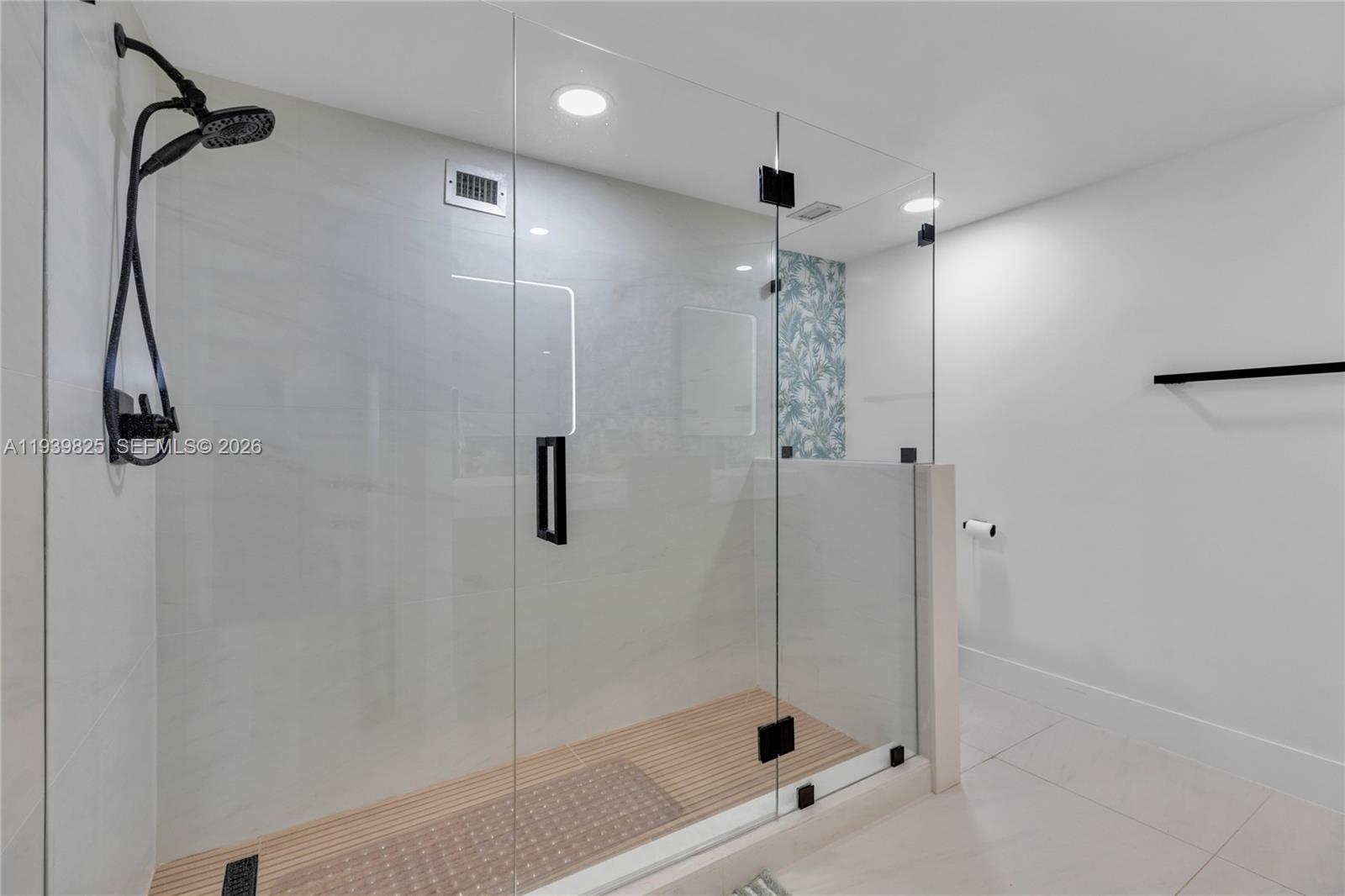 Photo of 2201 Ocean Dr  #2806, Hollywood, Florida, 33019 - 