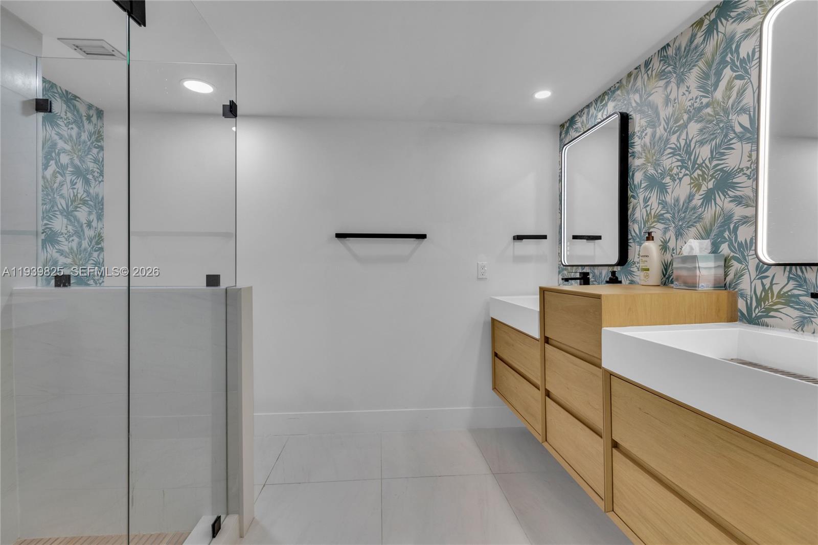 Photo of 2201 Ocean Dr  #2806, Hollywood, Florida, 33019 - 