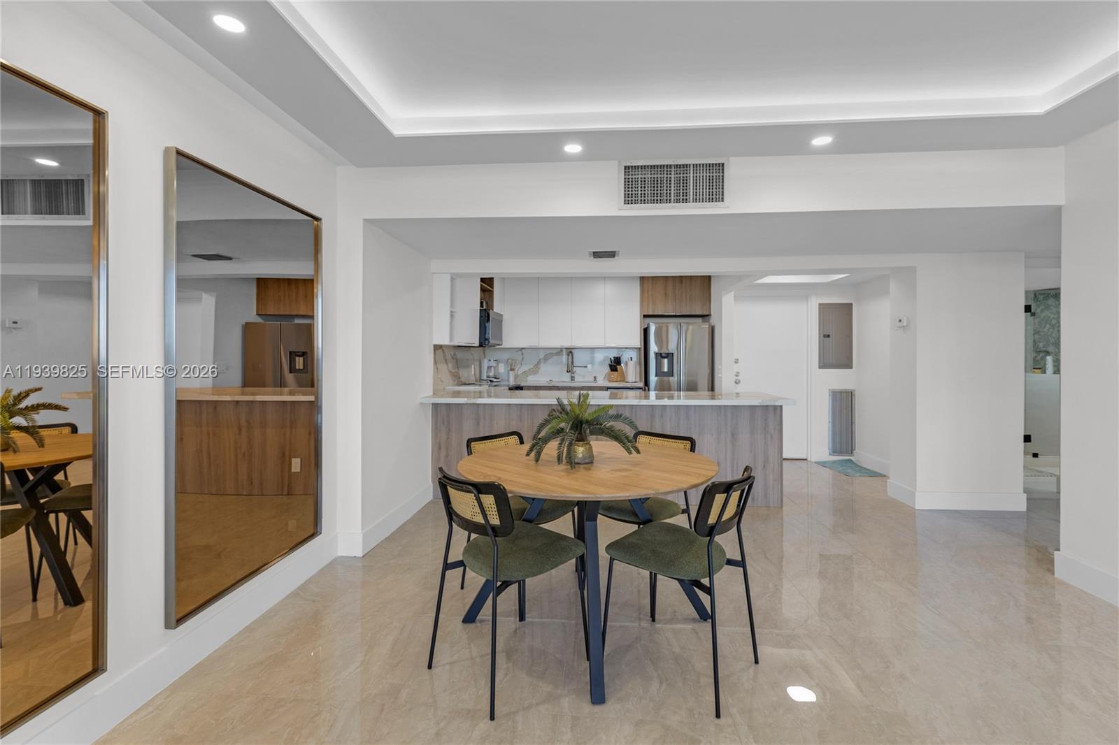 Photo of 2201 Ocean Dr  #2806, Hollywood, Florida, 33019 - 