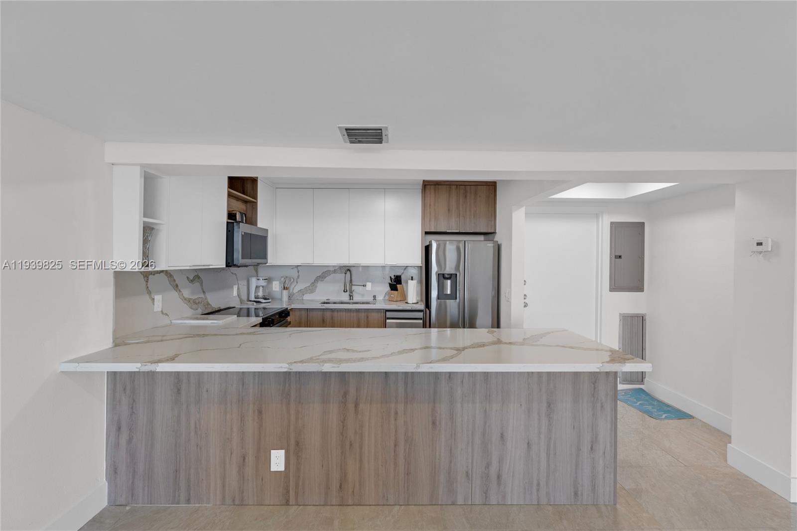 Photo of 2201 Ocean Dr  #2806, Hollywood, Florida, 33019 - 