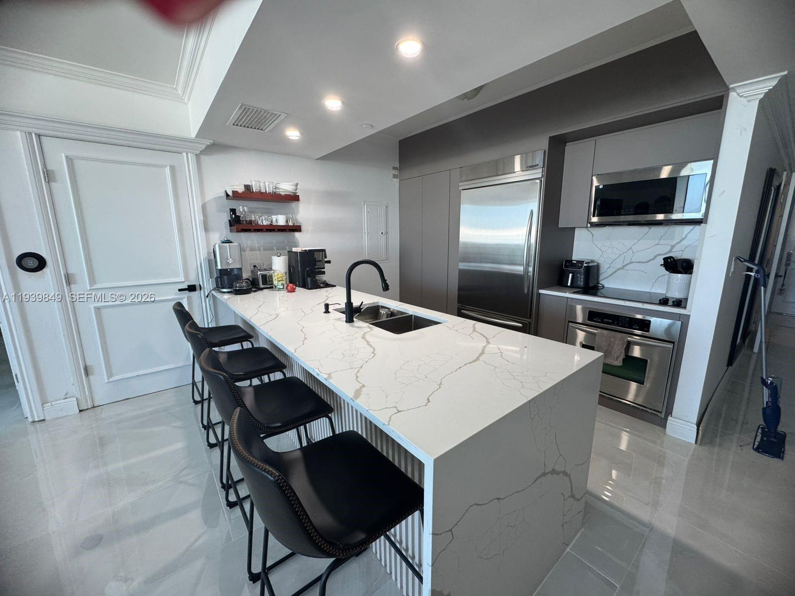 4910 2 / 2 1337 sq. ft. $ 2026-01-06 0 foto