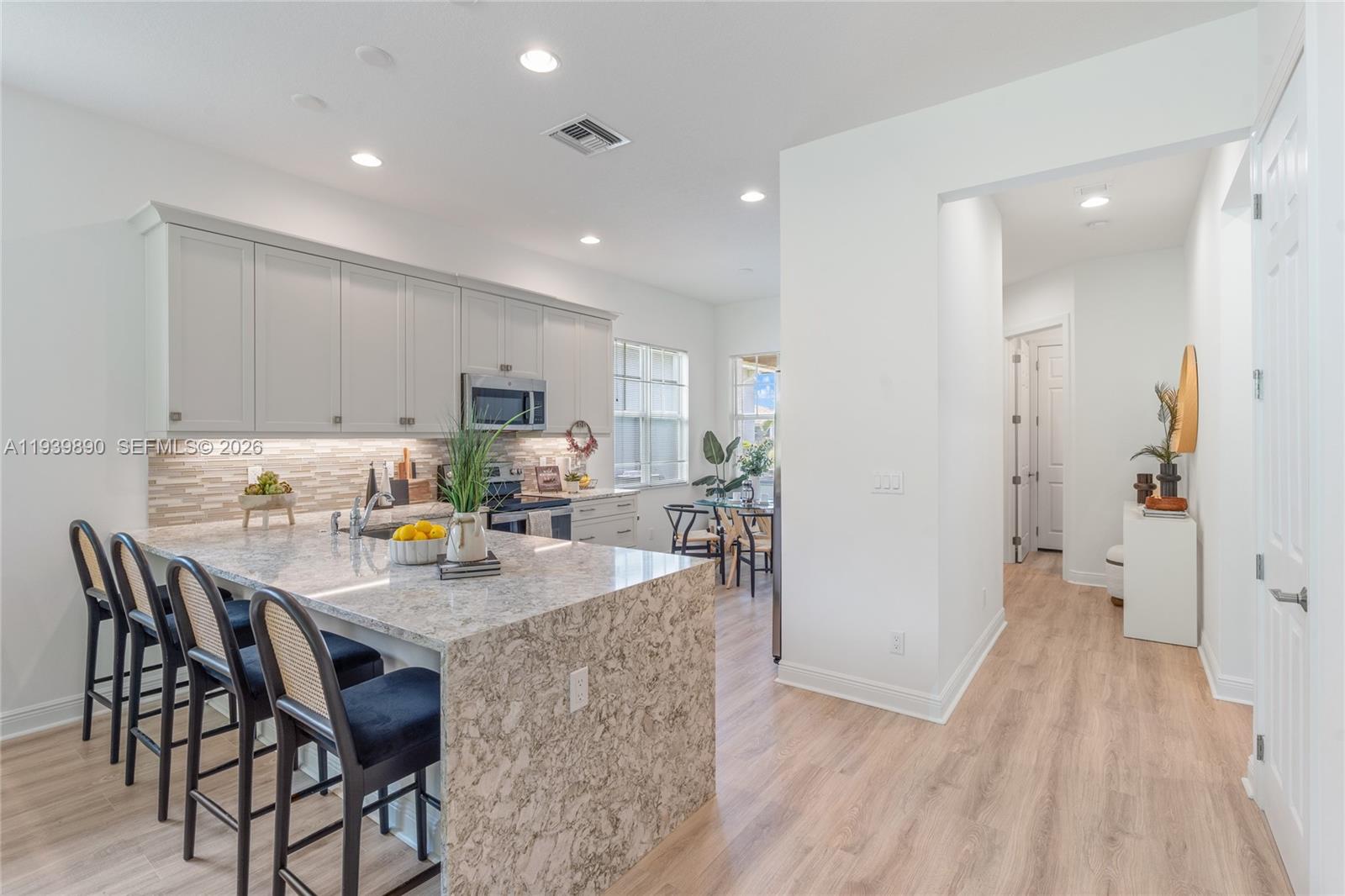 11539 3 / 2 1646 sq. ft. $ 2026-01-06 0 Photo