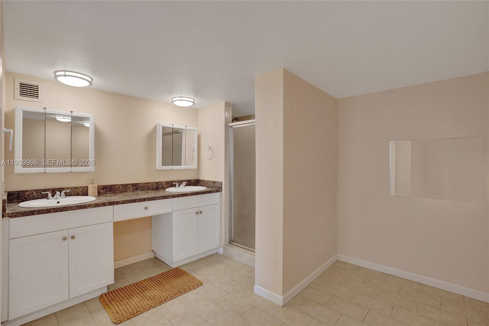 Photo of 1833 Ocean Dr  #906, Hallandale Beach, Florida, 33009 - 